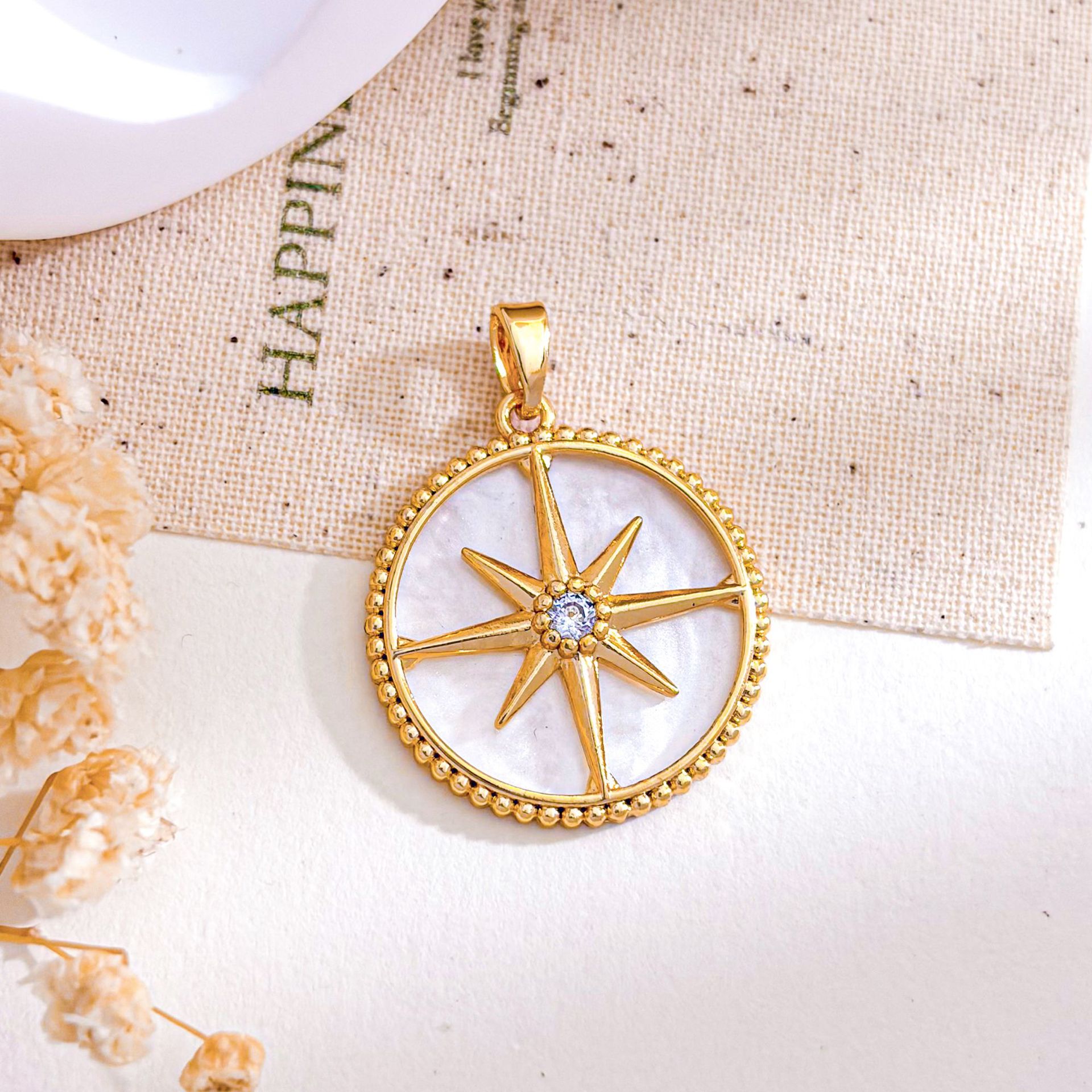 Xl5645 round eight-pointed star pendant gold white