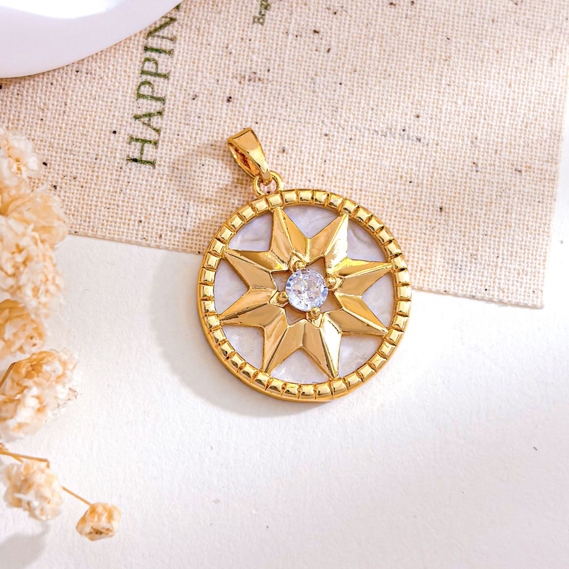 12:Xl5644 round large eight-pointed star pendant gold white