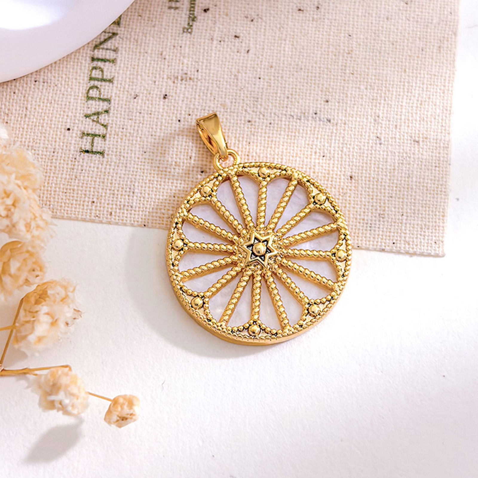 Xl5646 eight-petal flower round pendant gold white