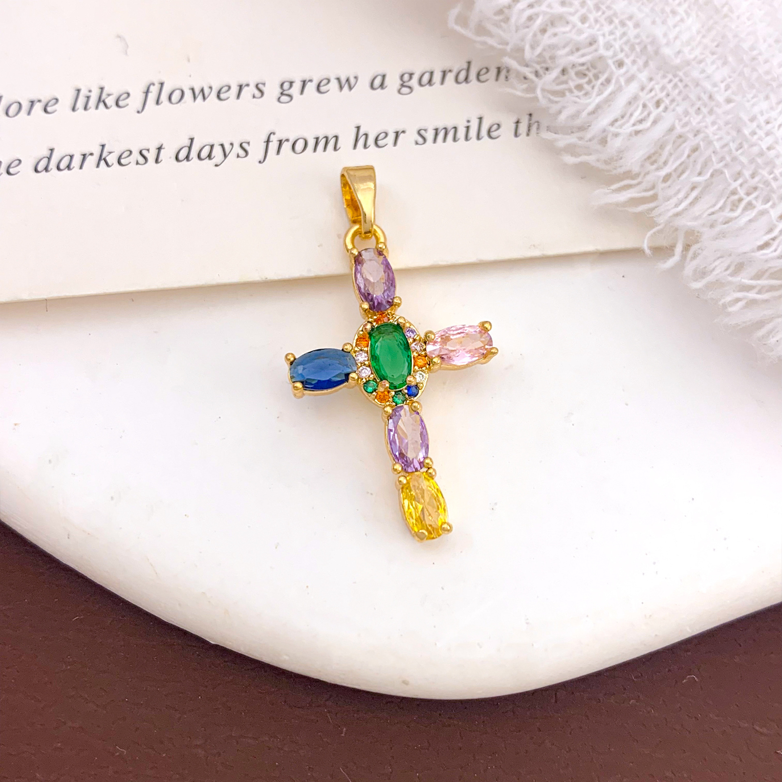 Xl3429 oval color cross pendant gold