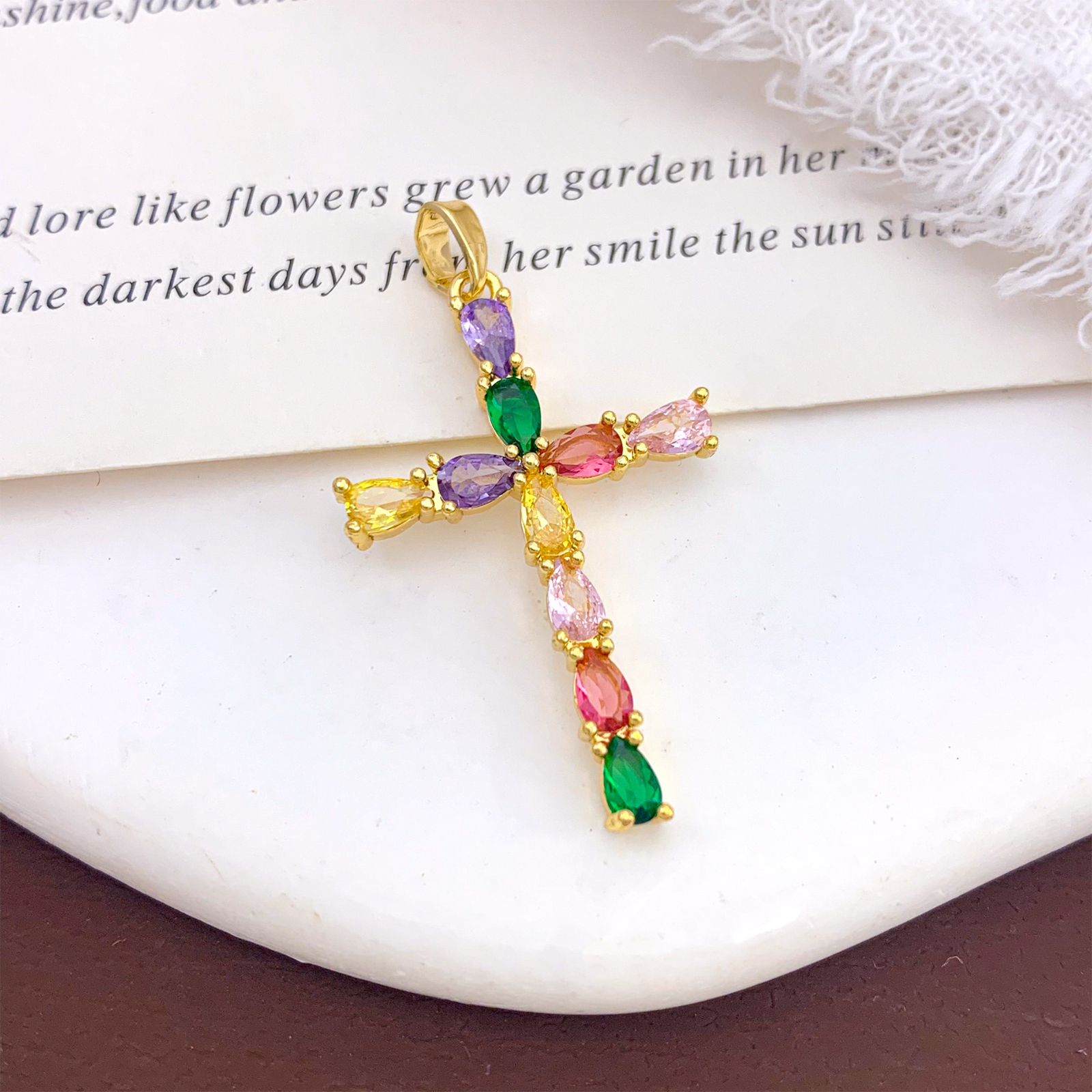Xl3250 water drop color cross pendant gold