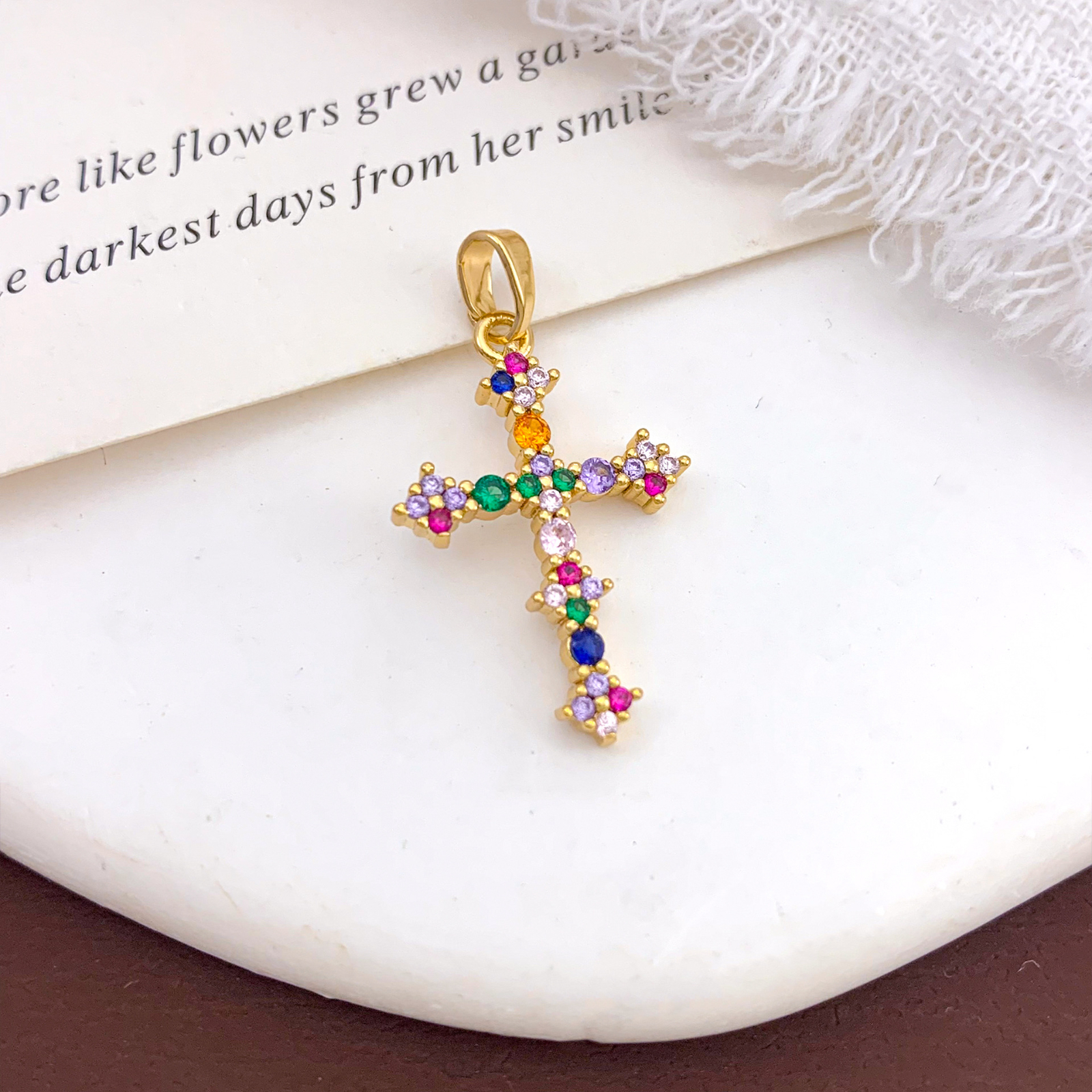 Xl3499 color cross pendant gold