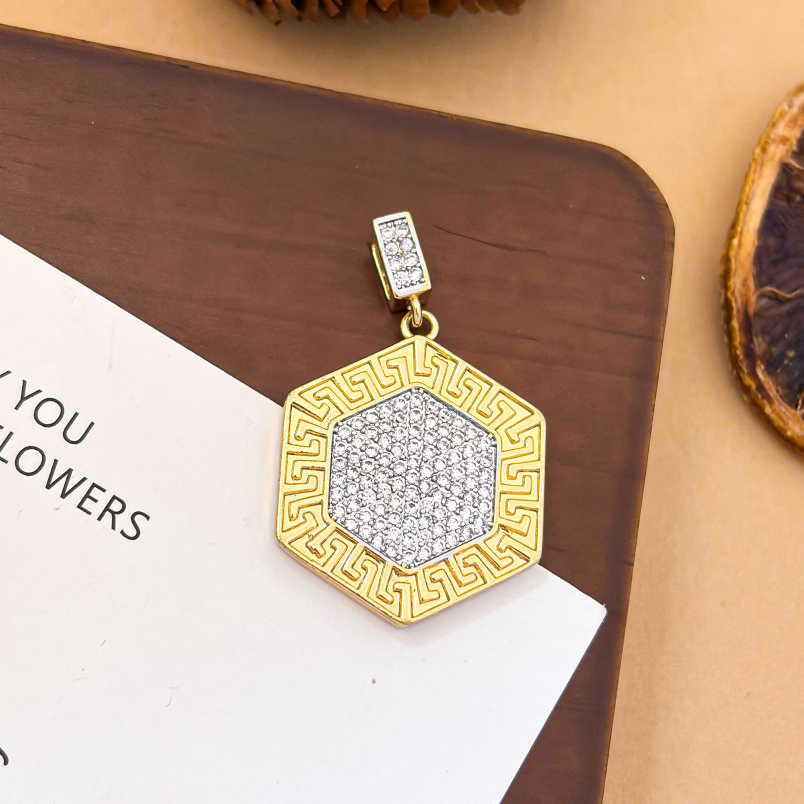 Xl3492 hexagonal two-tone pendant