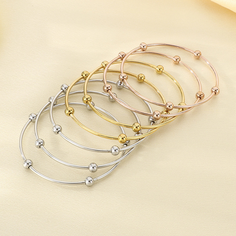 2 gold   2 rose gold   3 steel Inner diameter 56*2