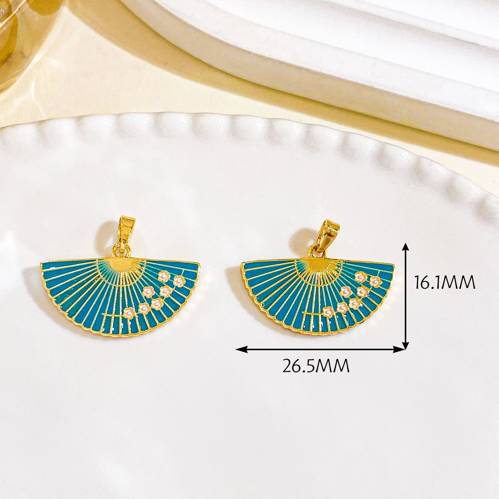 7:Xl4788 light blue plum blossom folding fan pendant gold
