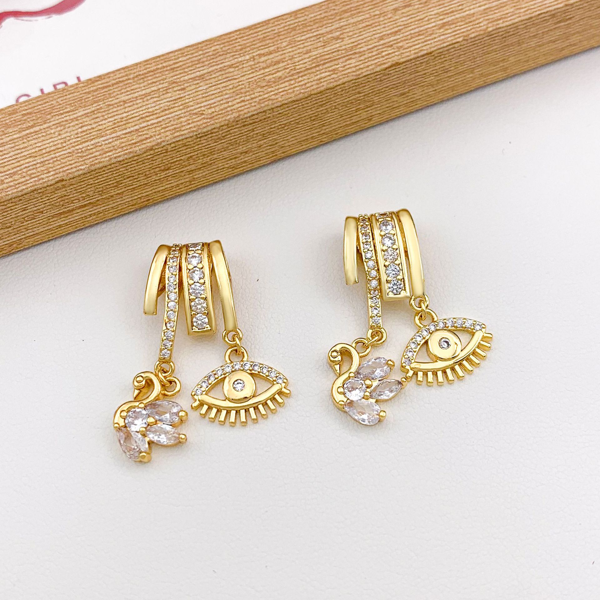 Xl3330 swan eyes combination pendant gold
