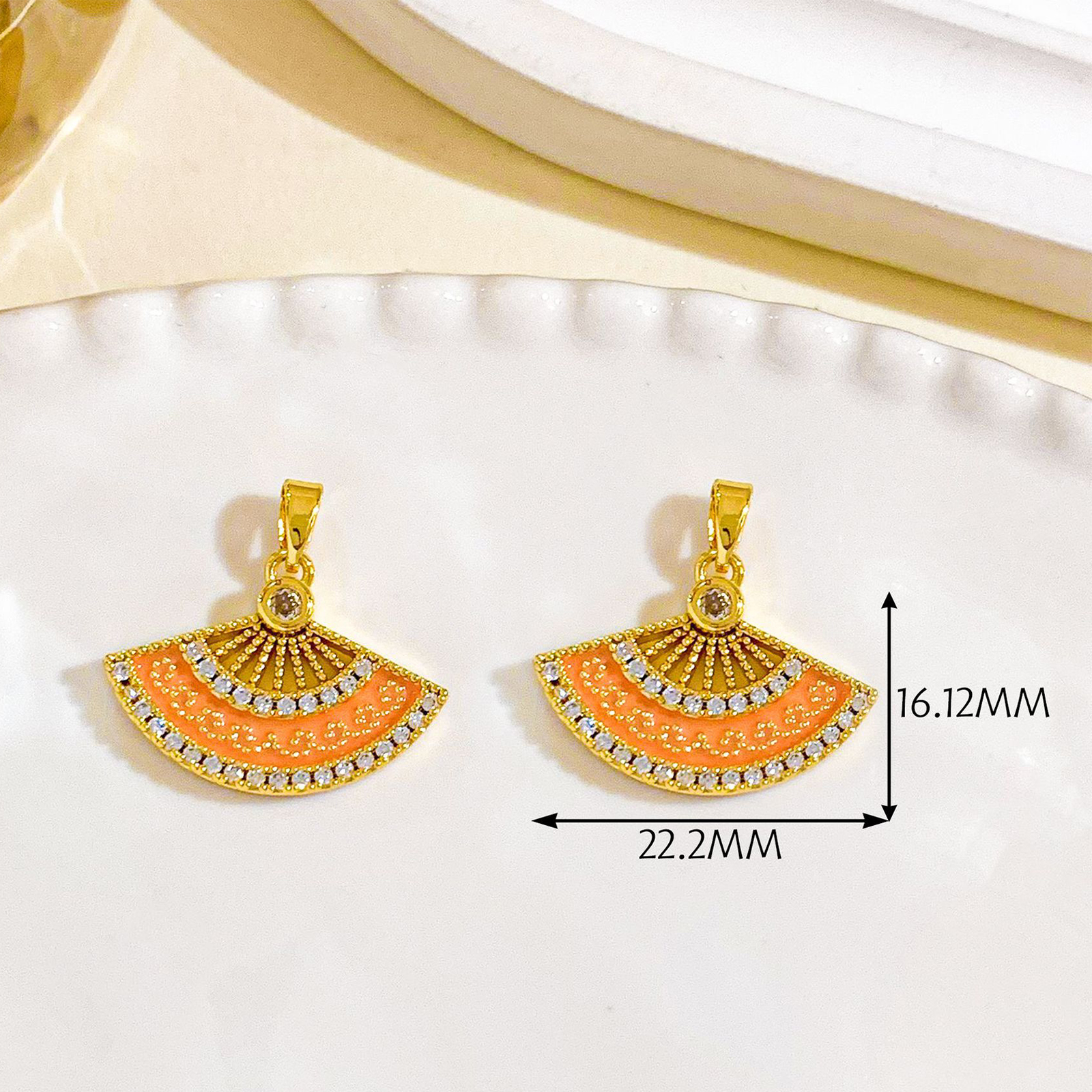 Xl3513 orange folding fan pendant gold