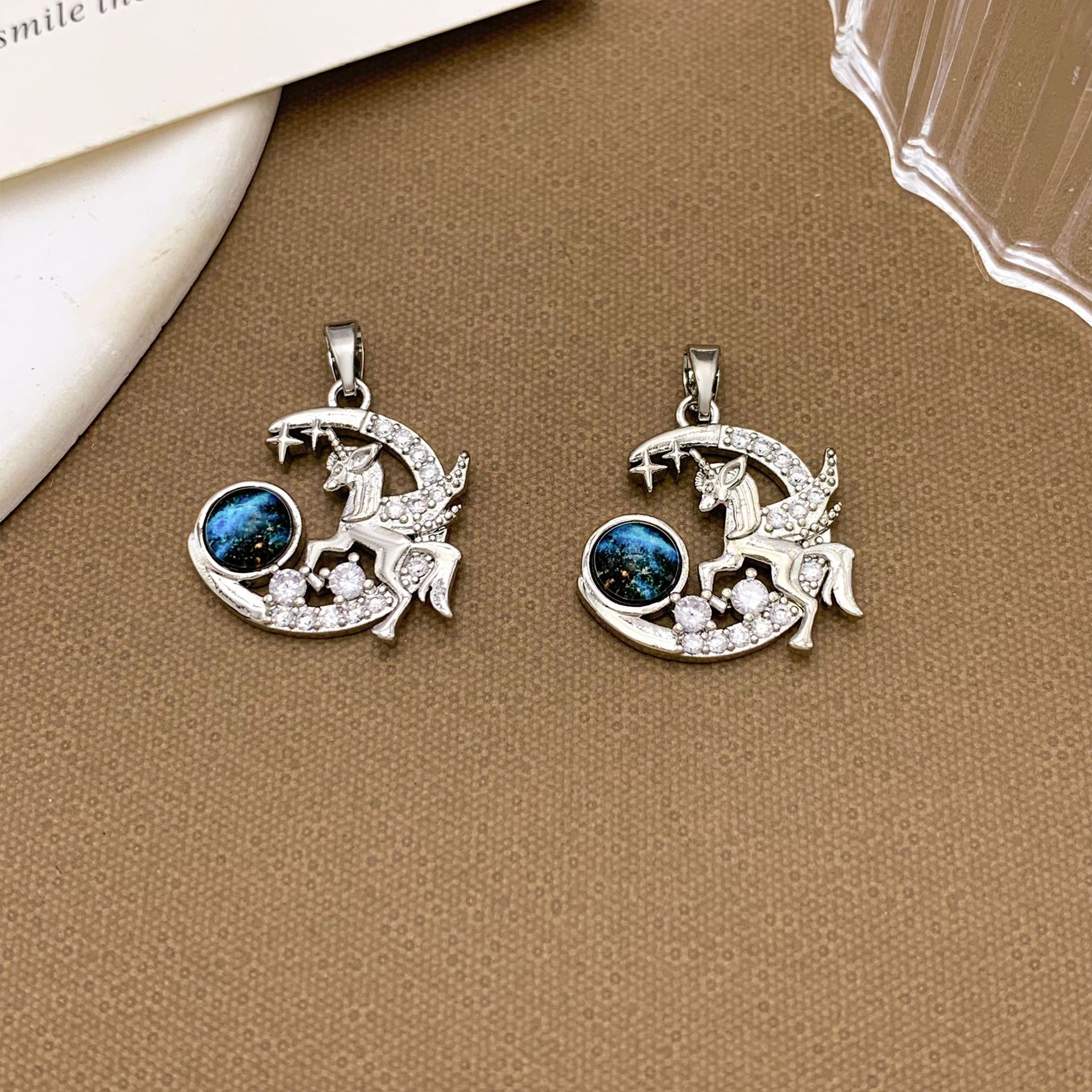 Xl1163 pegasus planet pendant silver