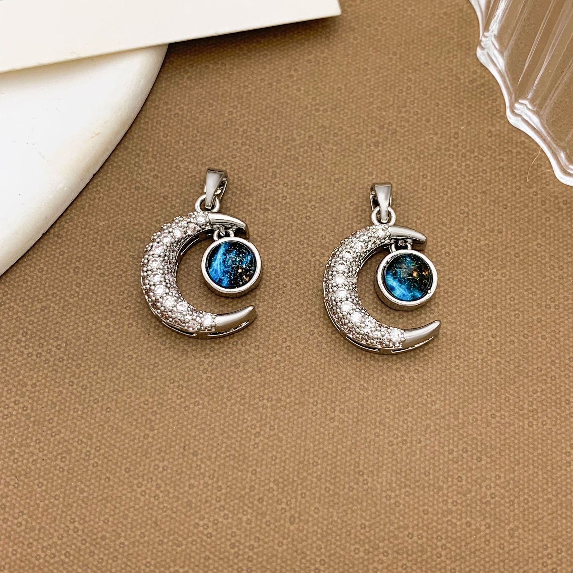 2:Xl173 moon planet pendant silver