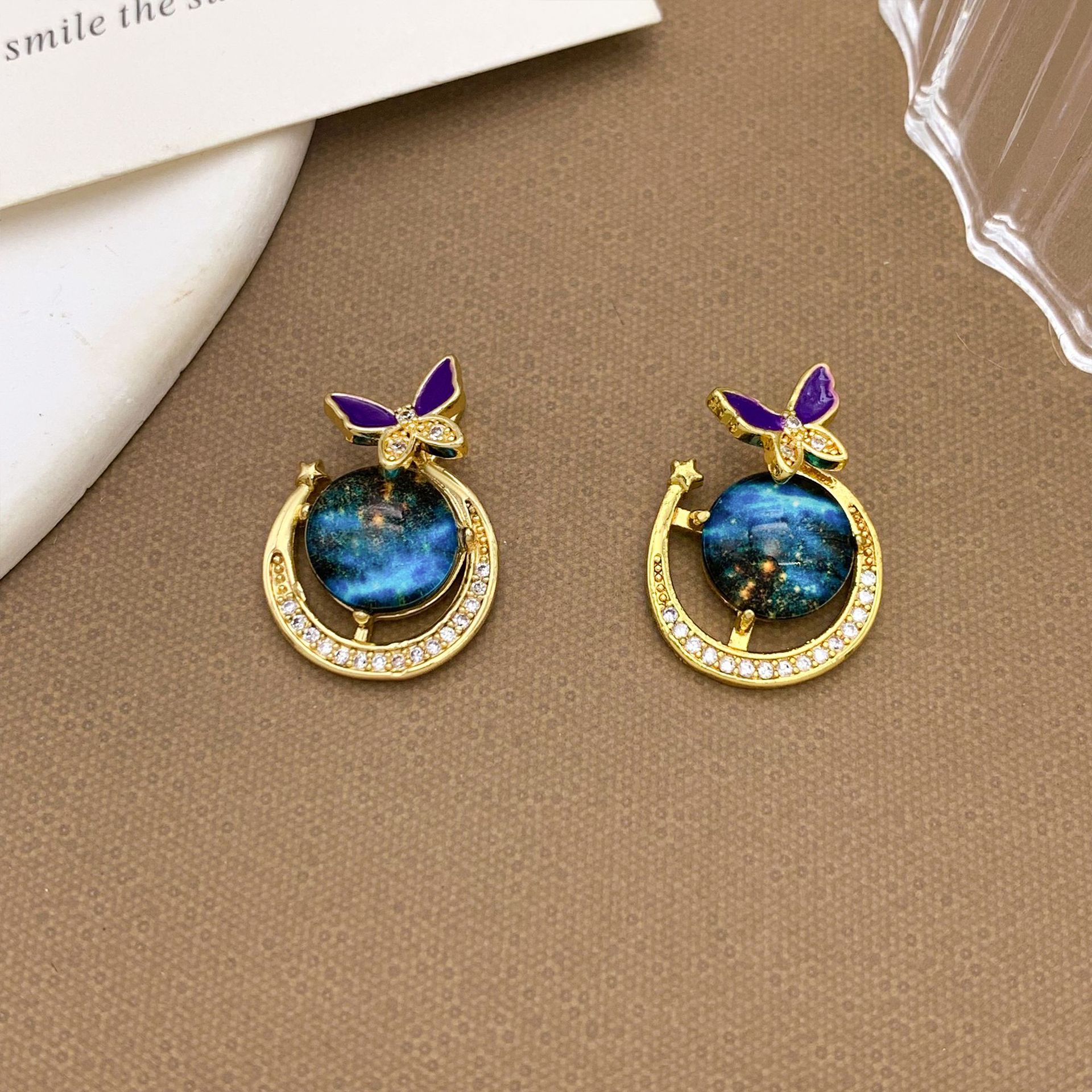 10:Xl1154 butterfly planet pendant gold