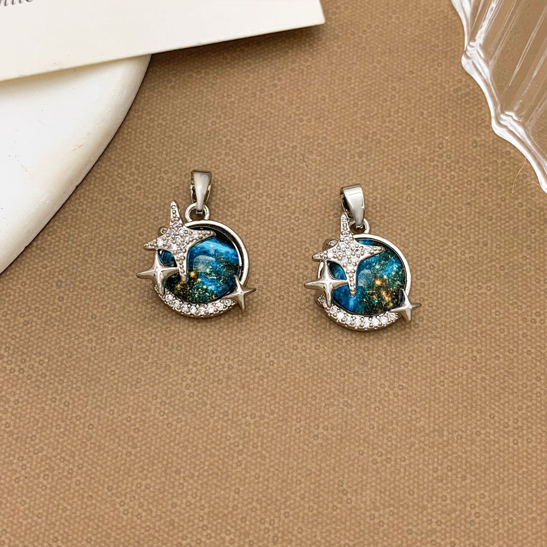 15:Xl1172 north star planet pendant silver