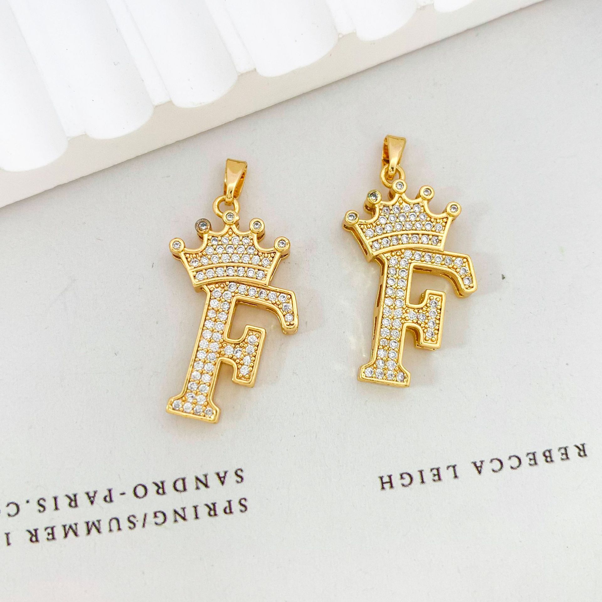 Xl348 crown letter f pendant gold