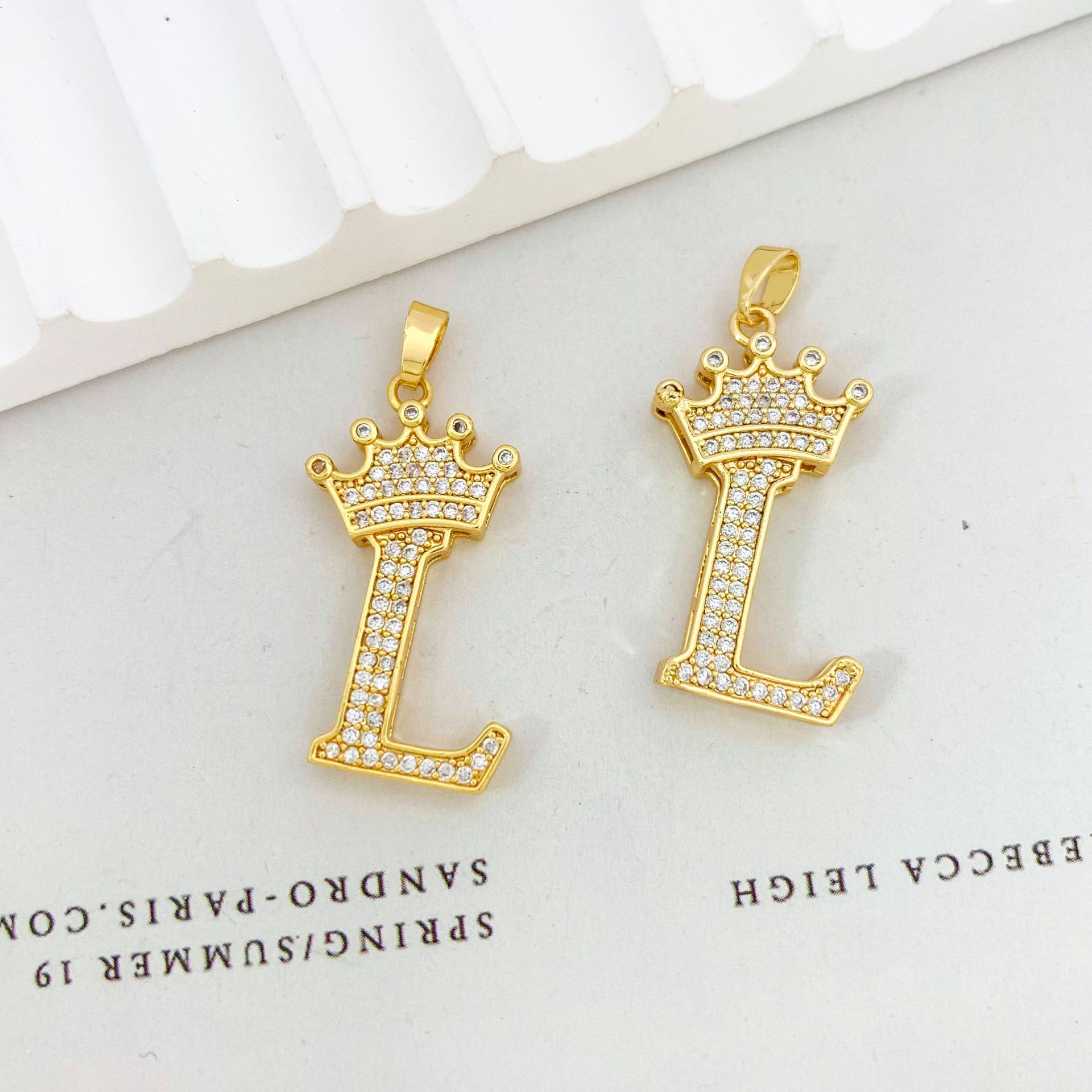 Xl348 crown letter l pendant gold
