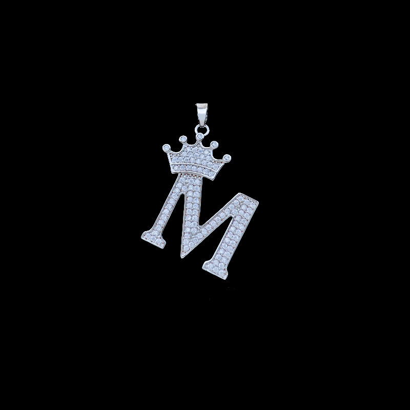 39:Xl348 crown letter m pendant silver