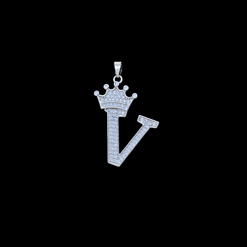 48:Xl348 crown letter v pendant silver