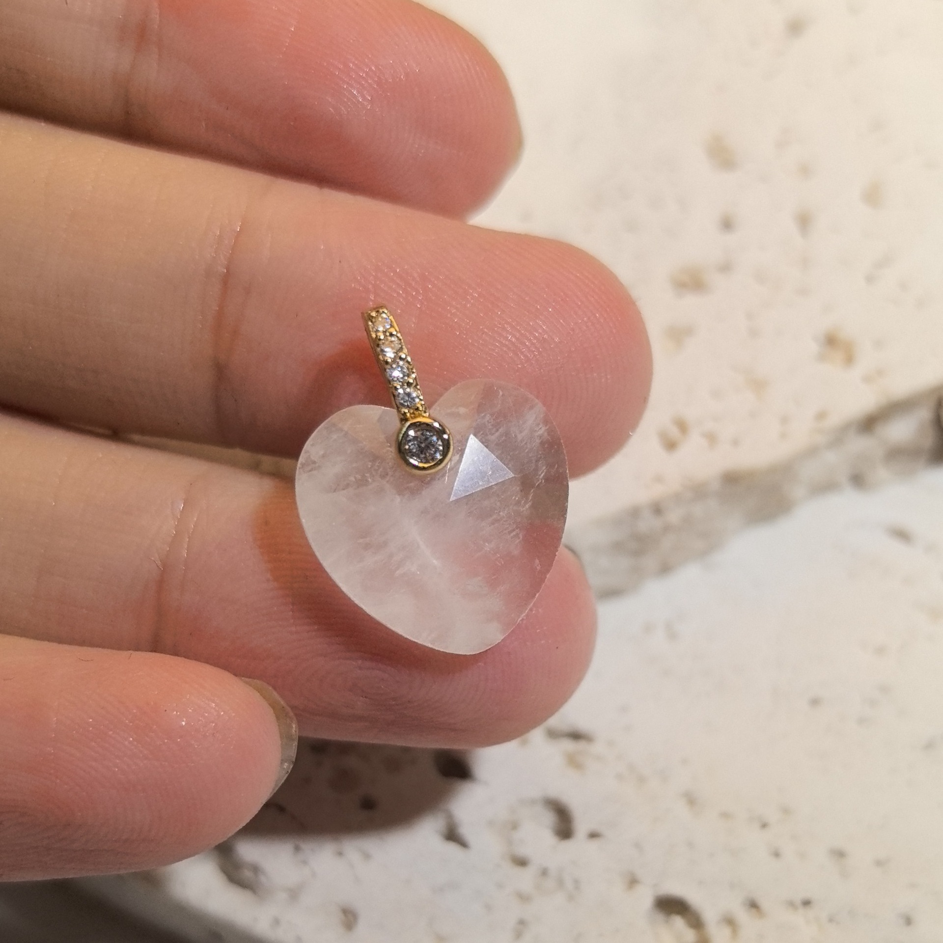 2:White crystal