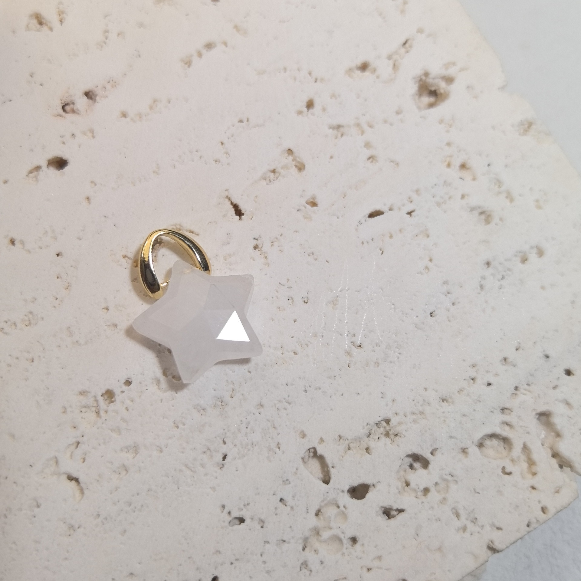 1:White crystal