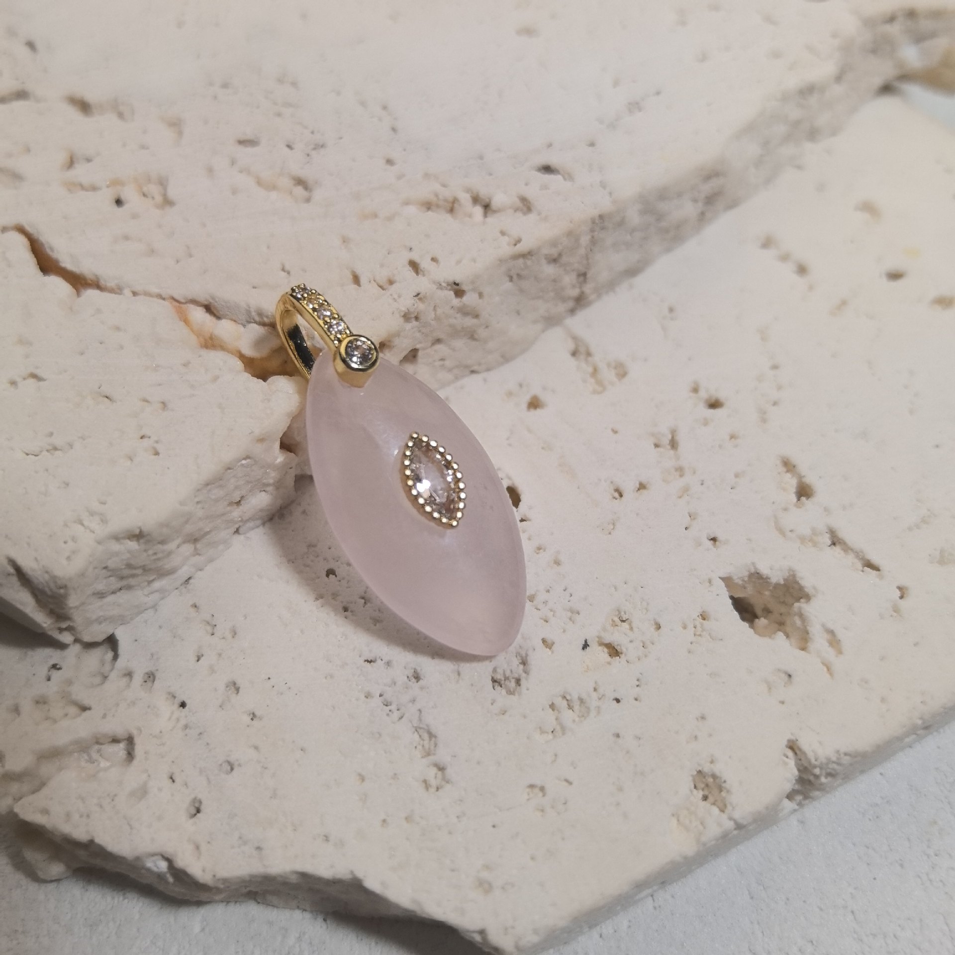 2:Rose quartz