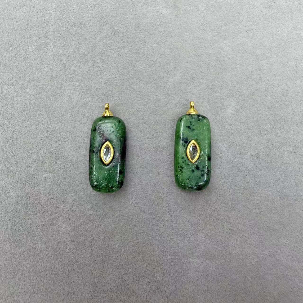 Red and green treasure 12*25mm