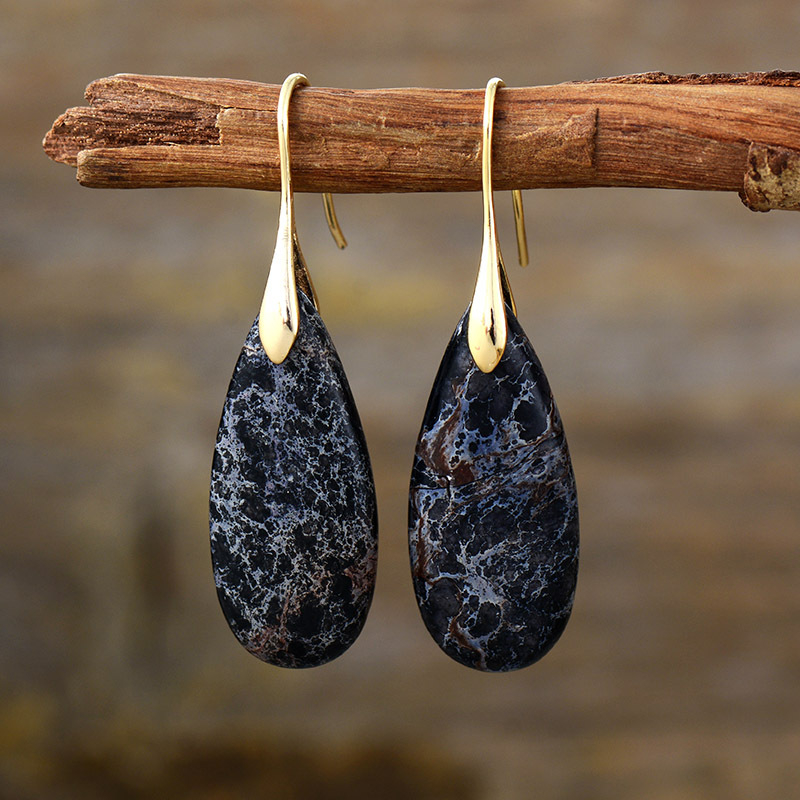 8:Black gold