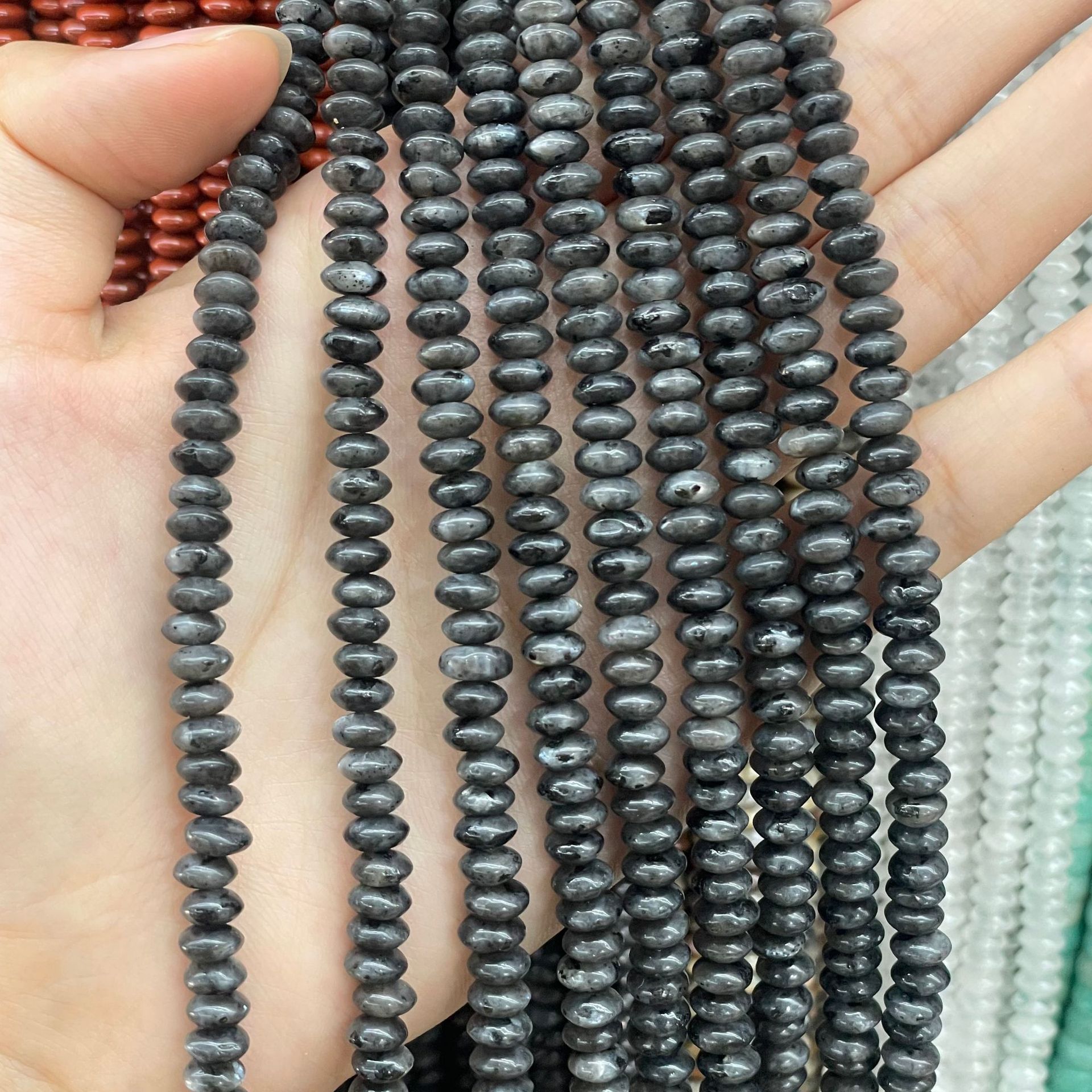 Black Labradorite 3*6mm