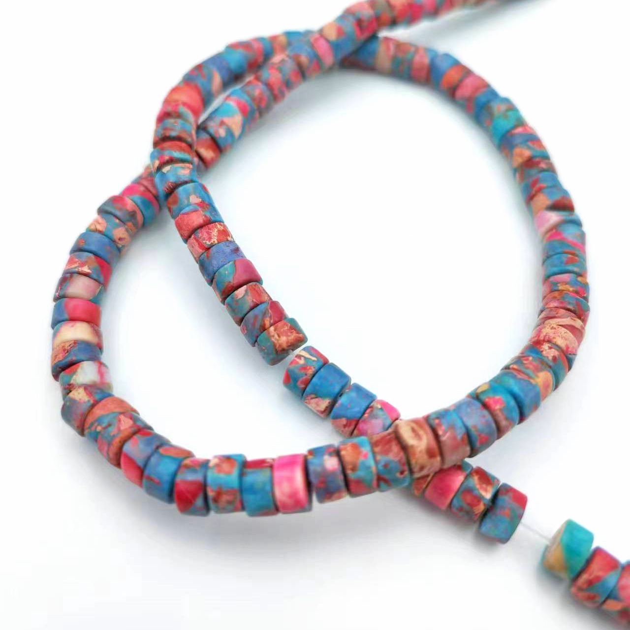26:Turquoise plus red