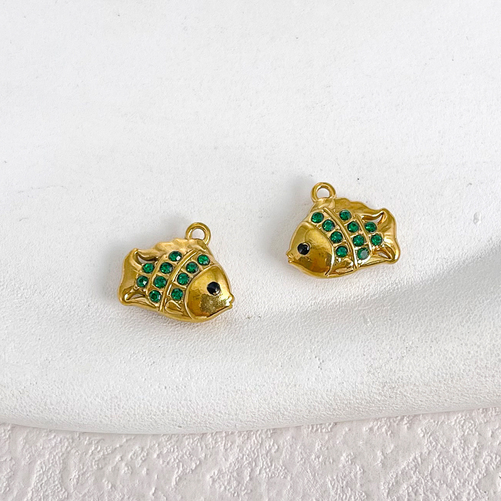 Green fish 12x14mm