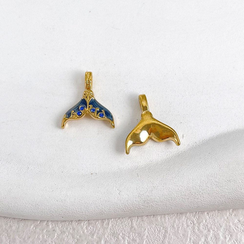 Blue fishtail 18x16mm