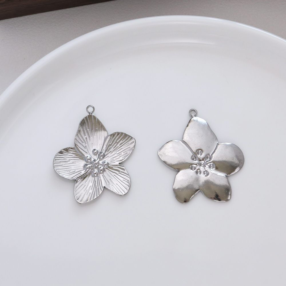 Steel color 32x28mm