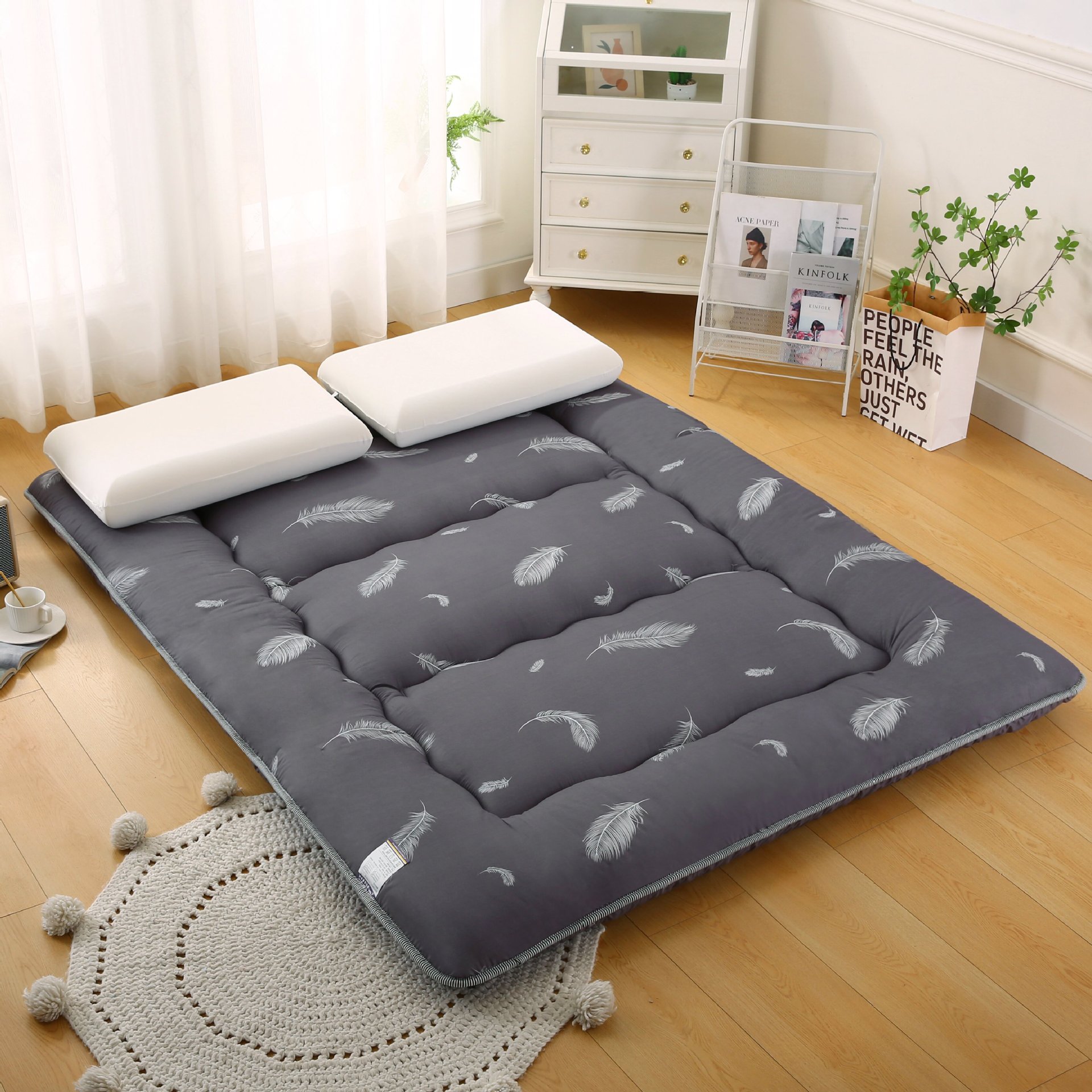 Feather (memory foam core)