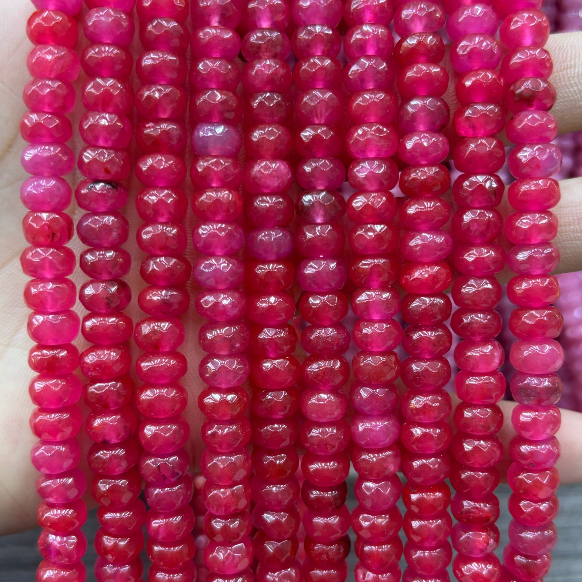 32 Bright Rose Red