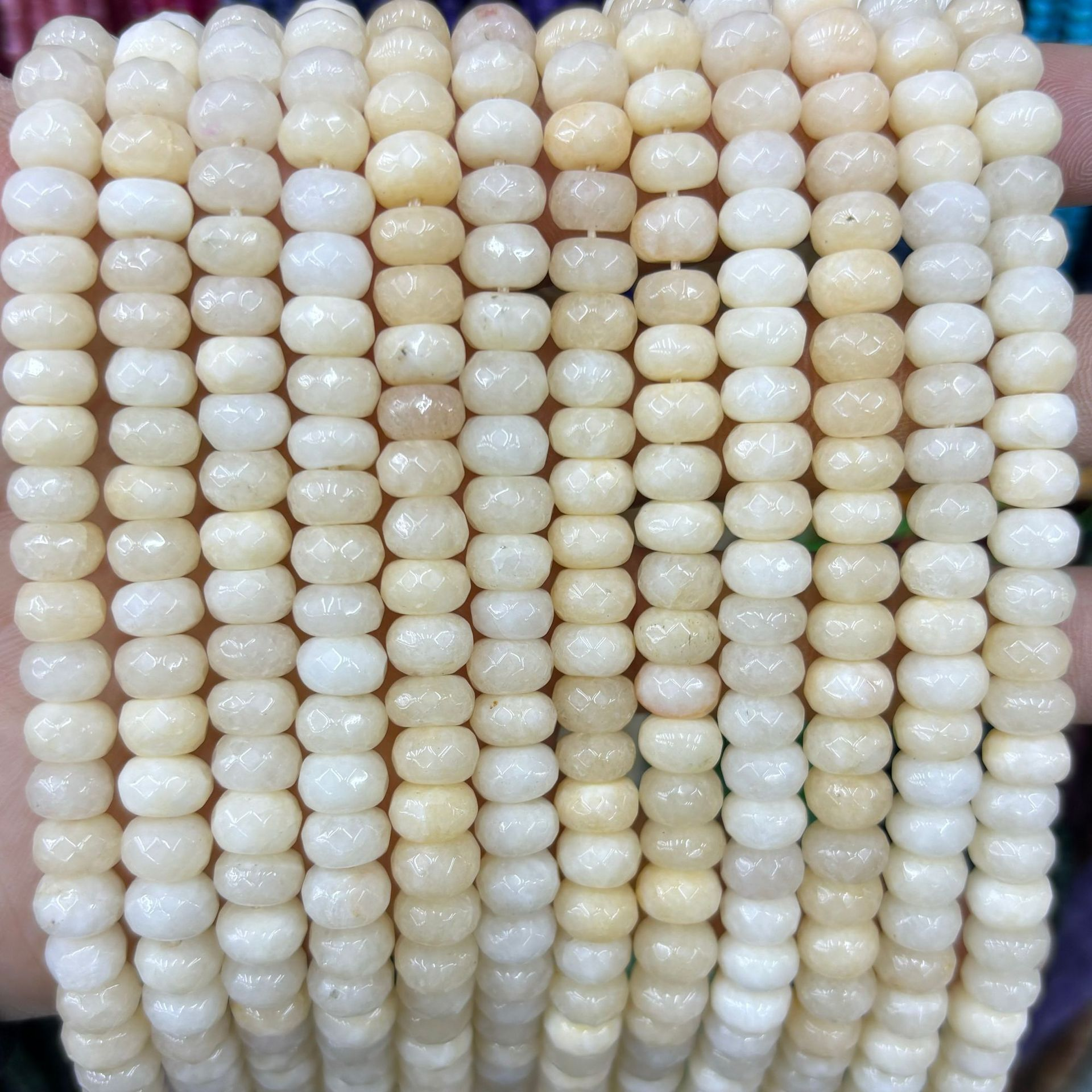 39 Beige