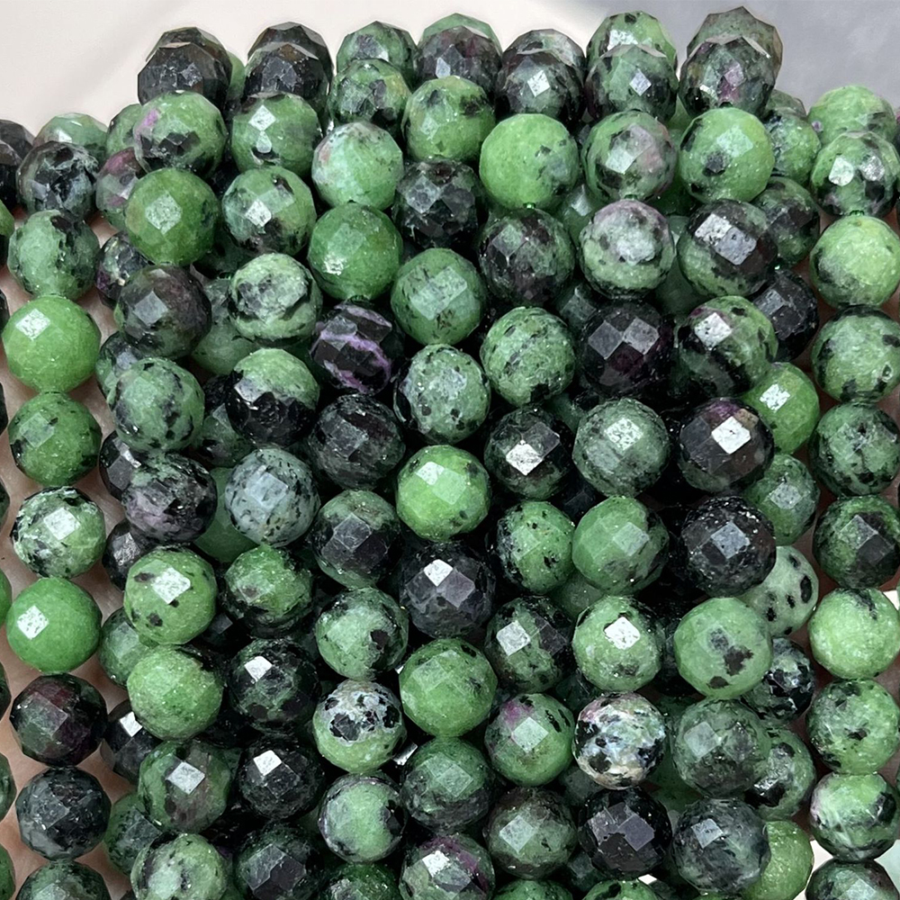 35:Red and green treasure