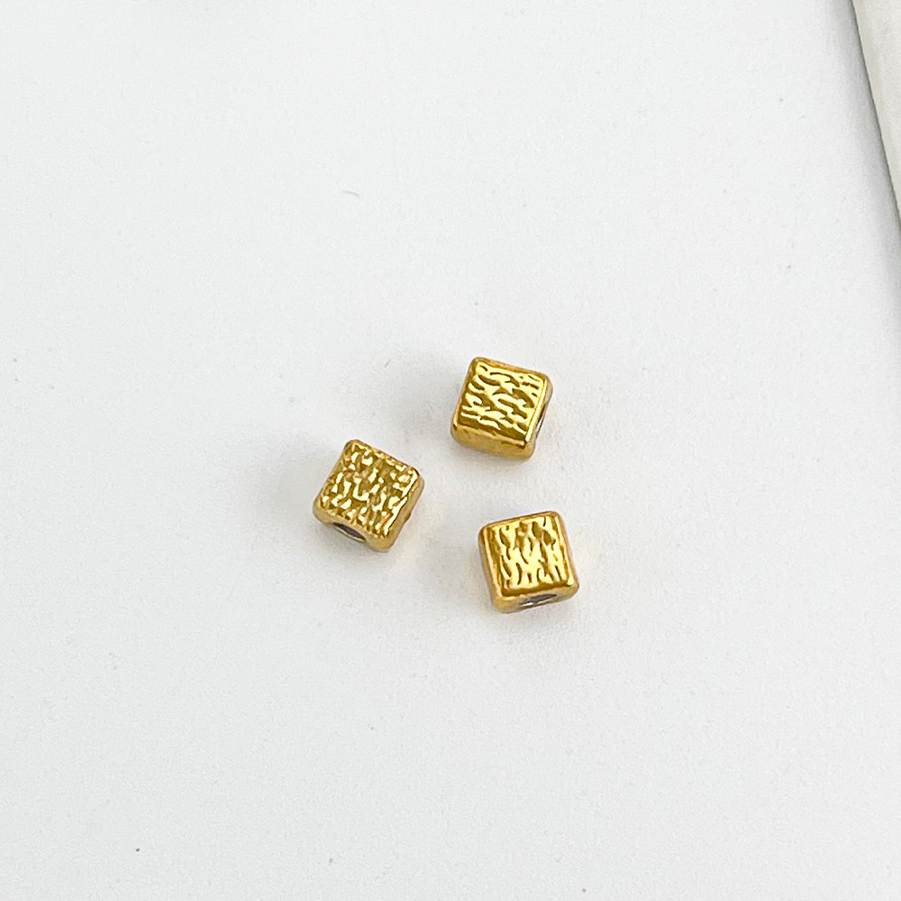 1:Gold 5x5mm