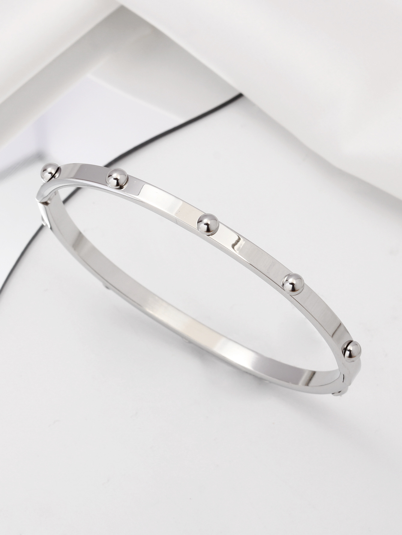 2:4mm steel color bracelet