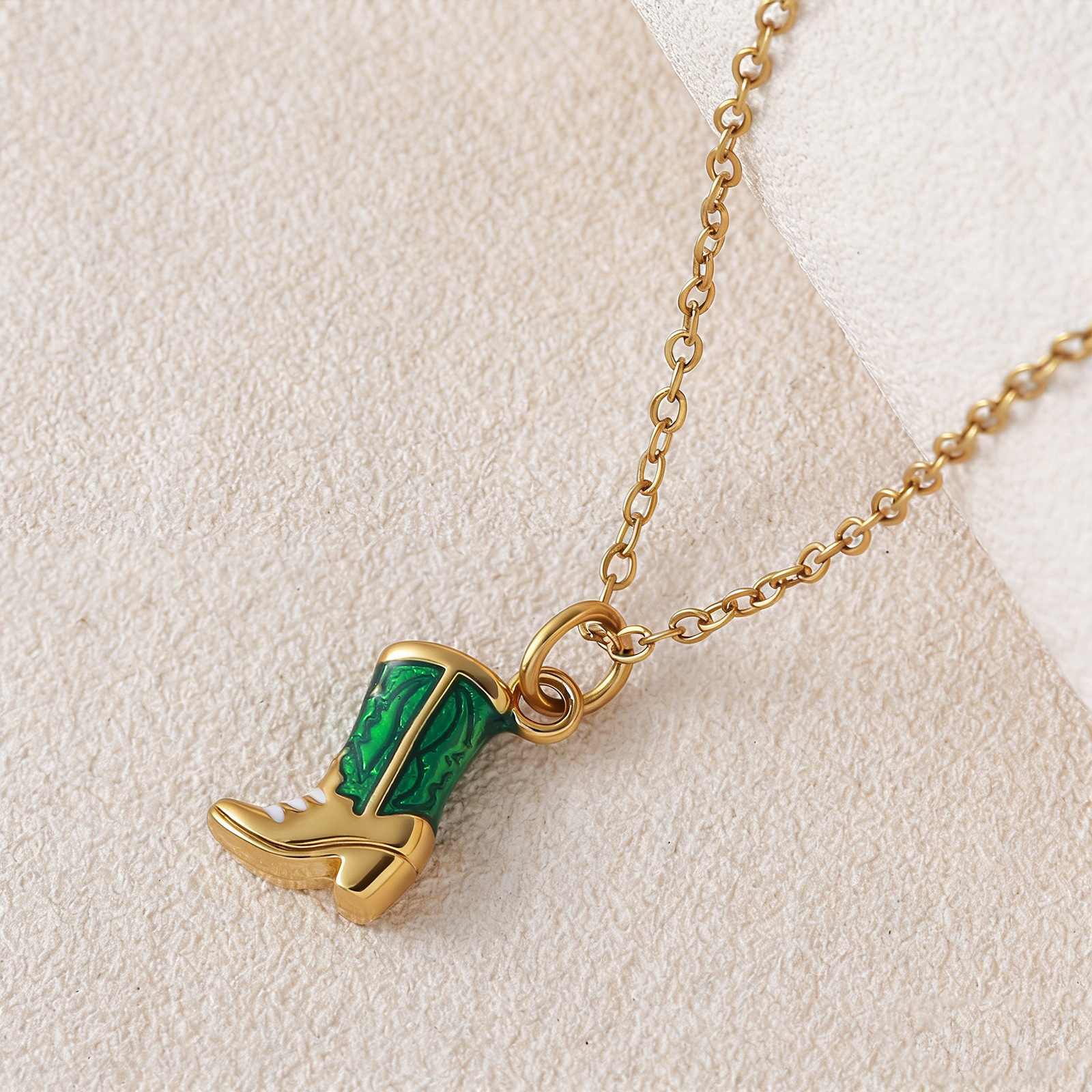 3:13*11mm green boots necklace nap01-2