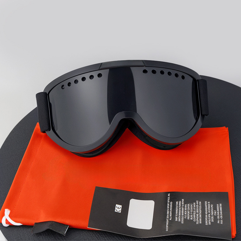 001-black frame-grey lens