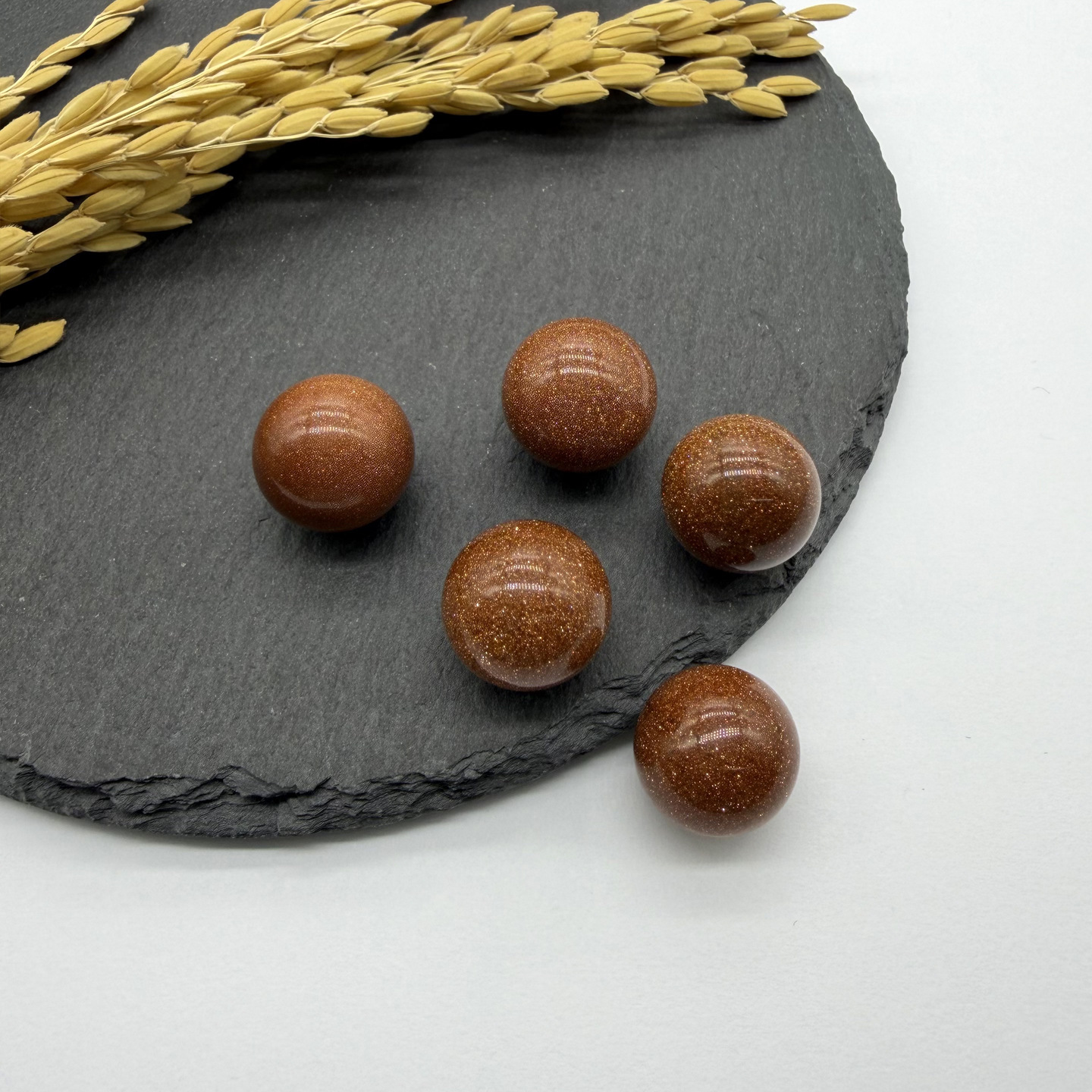 11:Red gold sand one