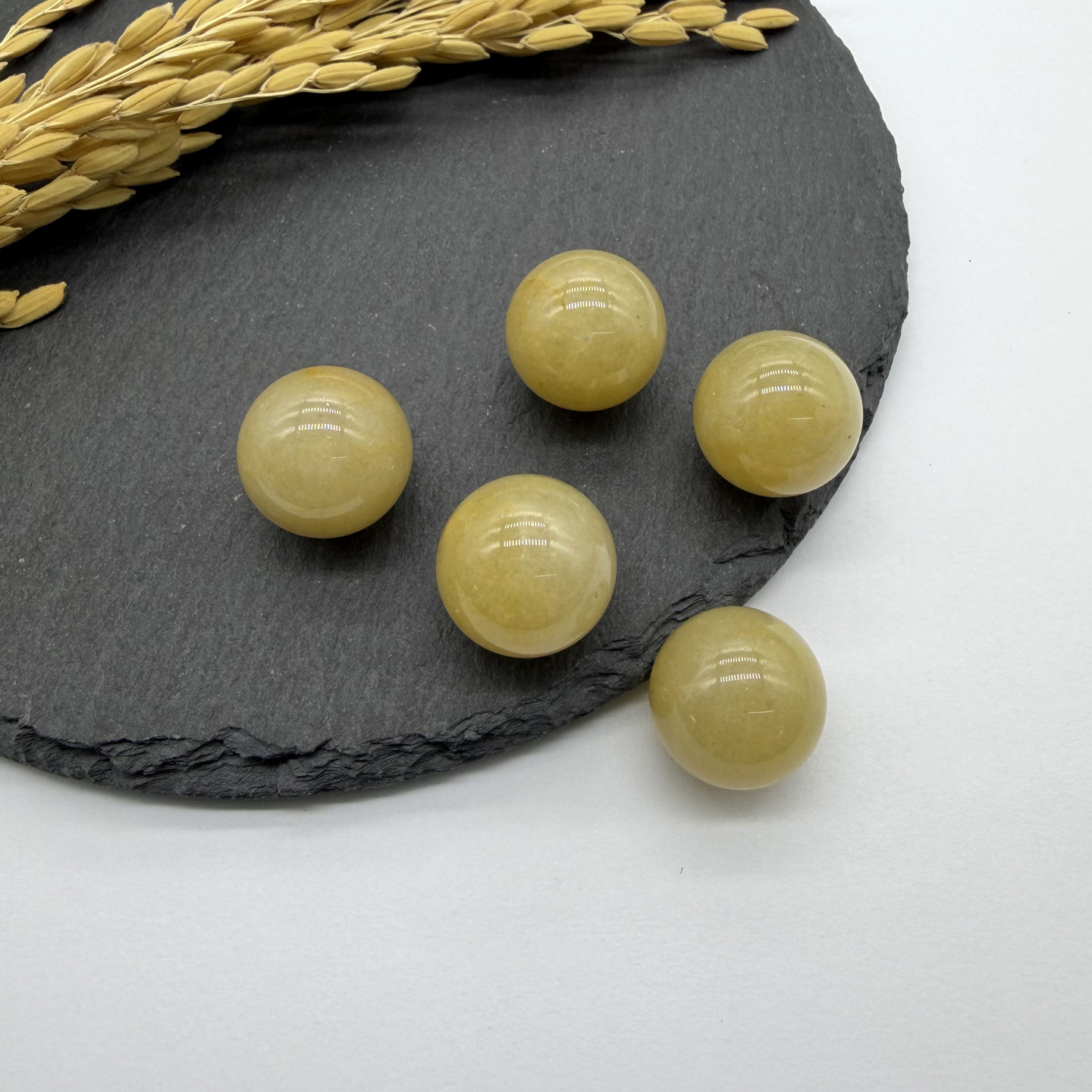 15:A yellow jade stone