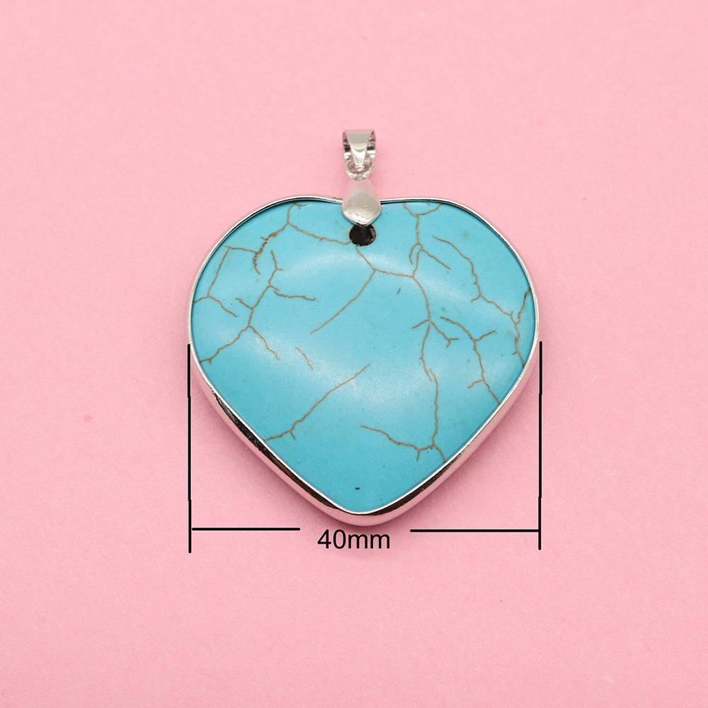 No. 5 silver heart-shaped 40mm, 16.9g