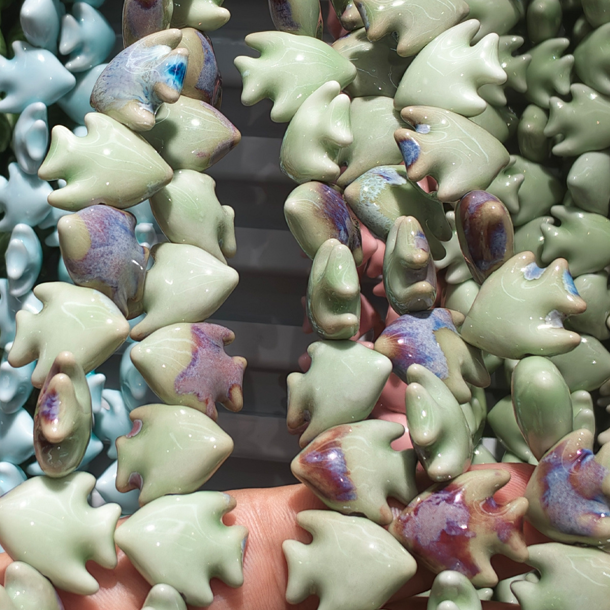 5:The kiln turns light green