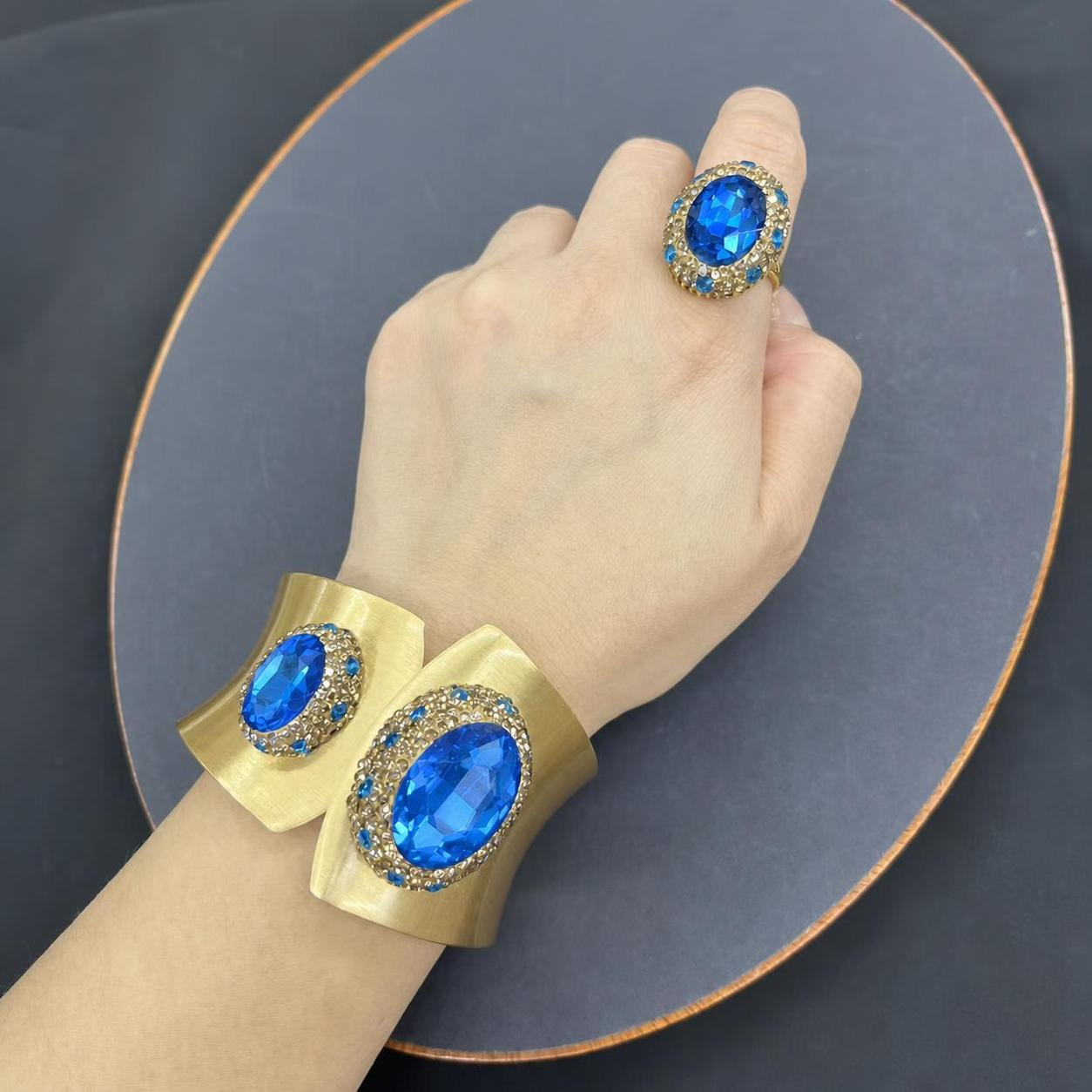1:Peacock blue