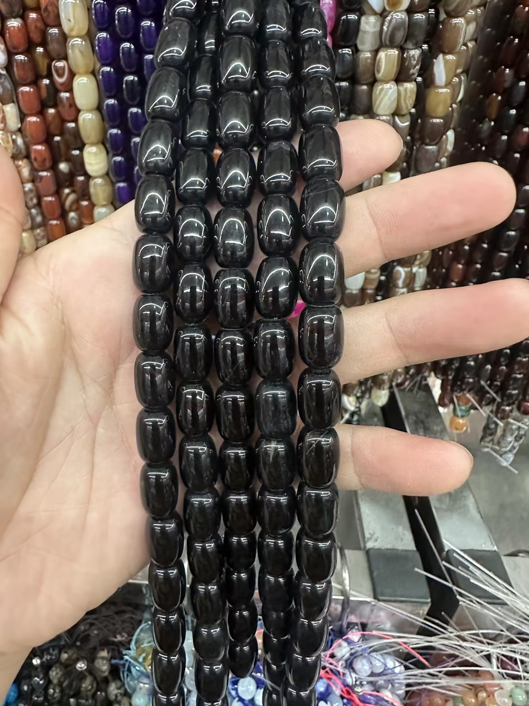28:Black crystal