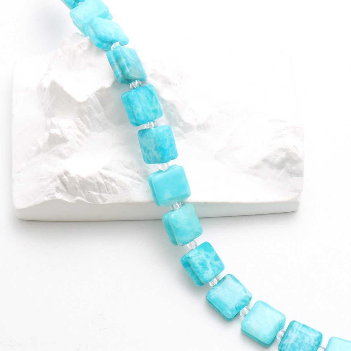 8:light blue