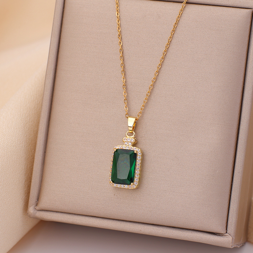 Xl1567-36 emerald square zircon