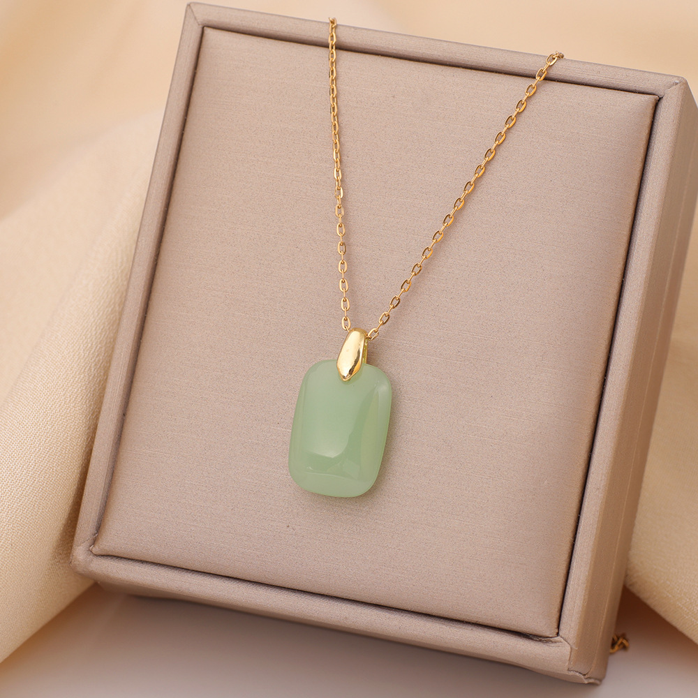 1:Xl1567-25 jade block