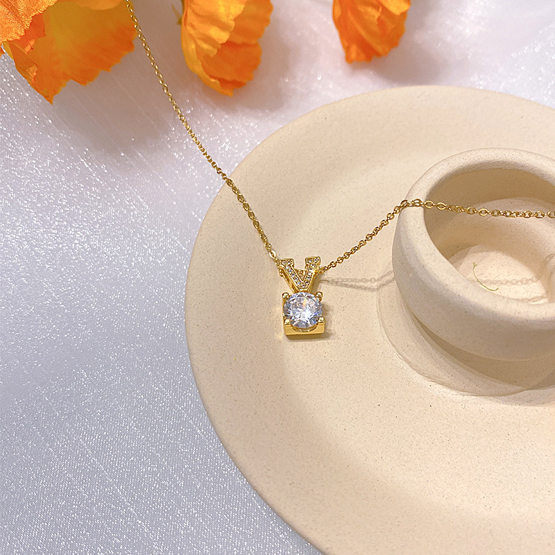 19:Xl1780-29#Full diamond v-shaped zircon necklace
