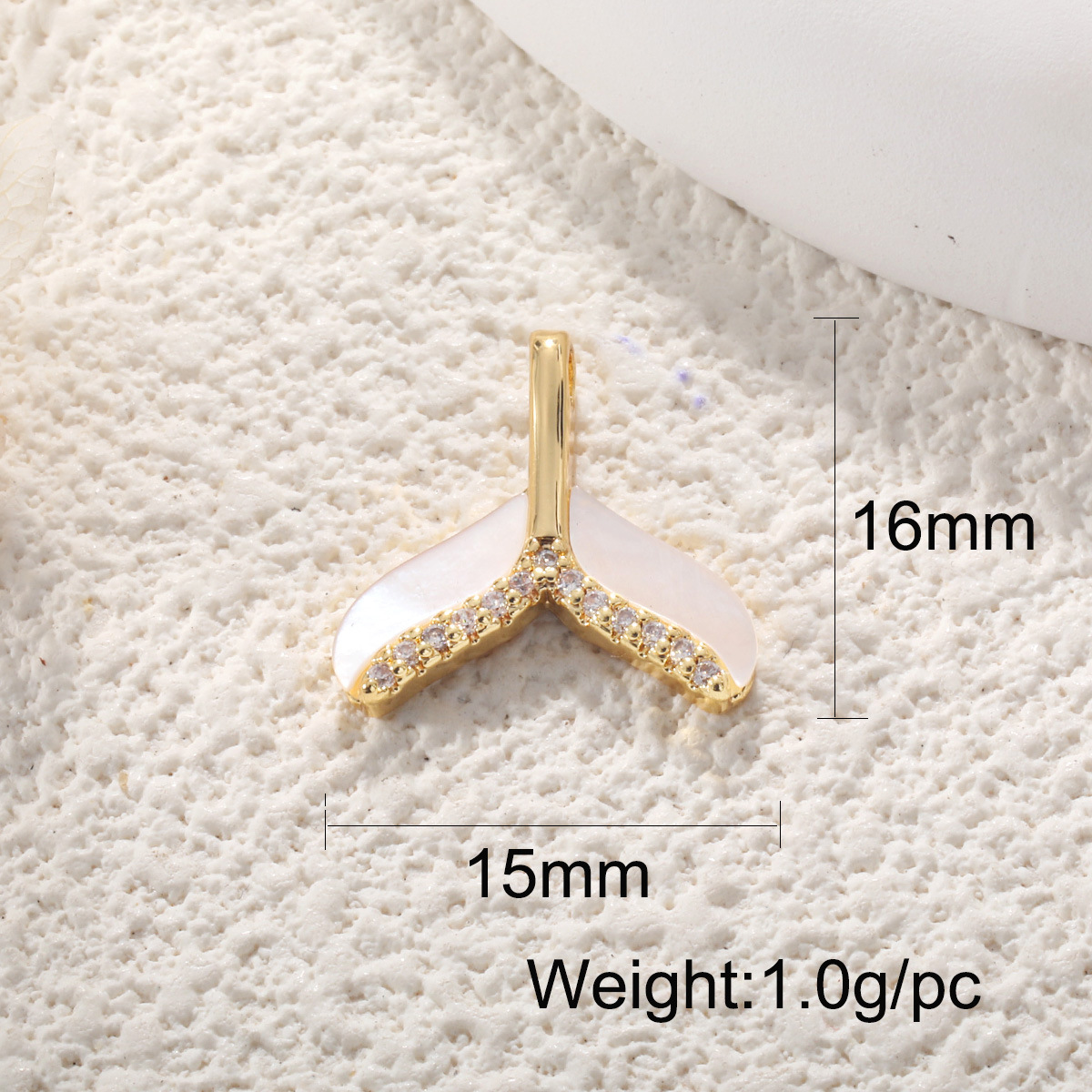 A0352 white shell fish tail
