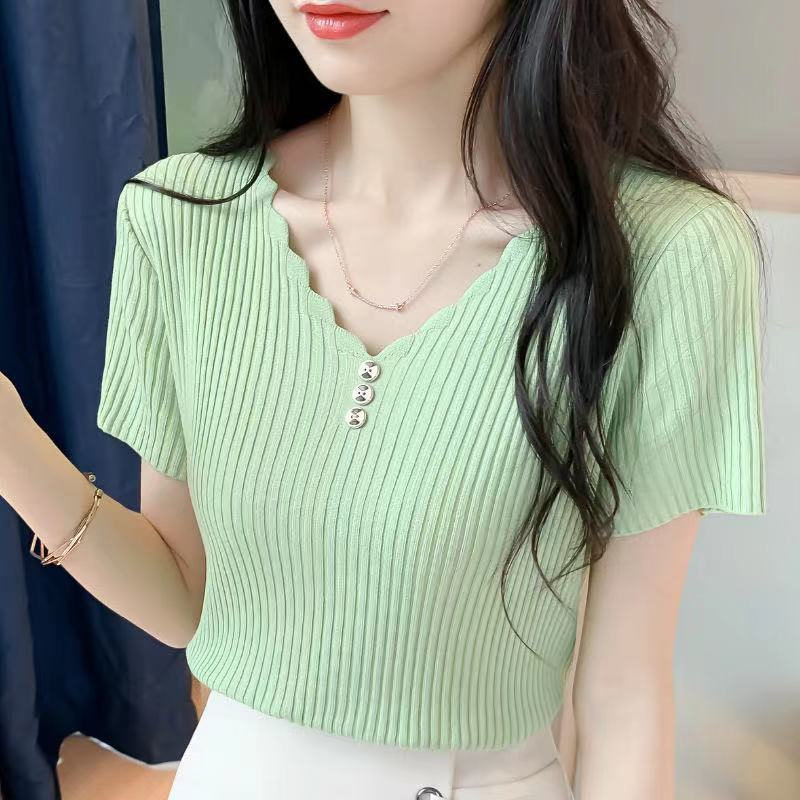 Green short sleeves