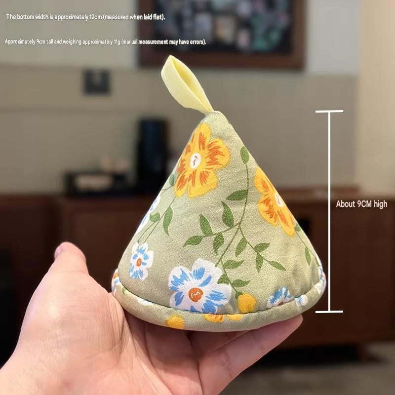 Begonia flower triangle hat